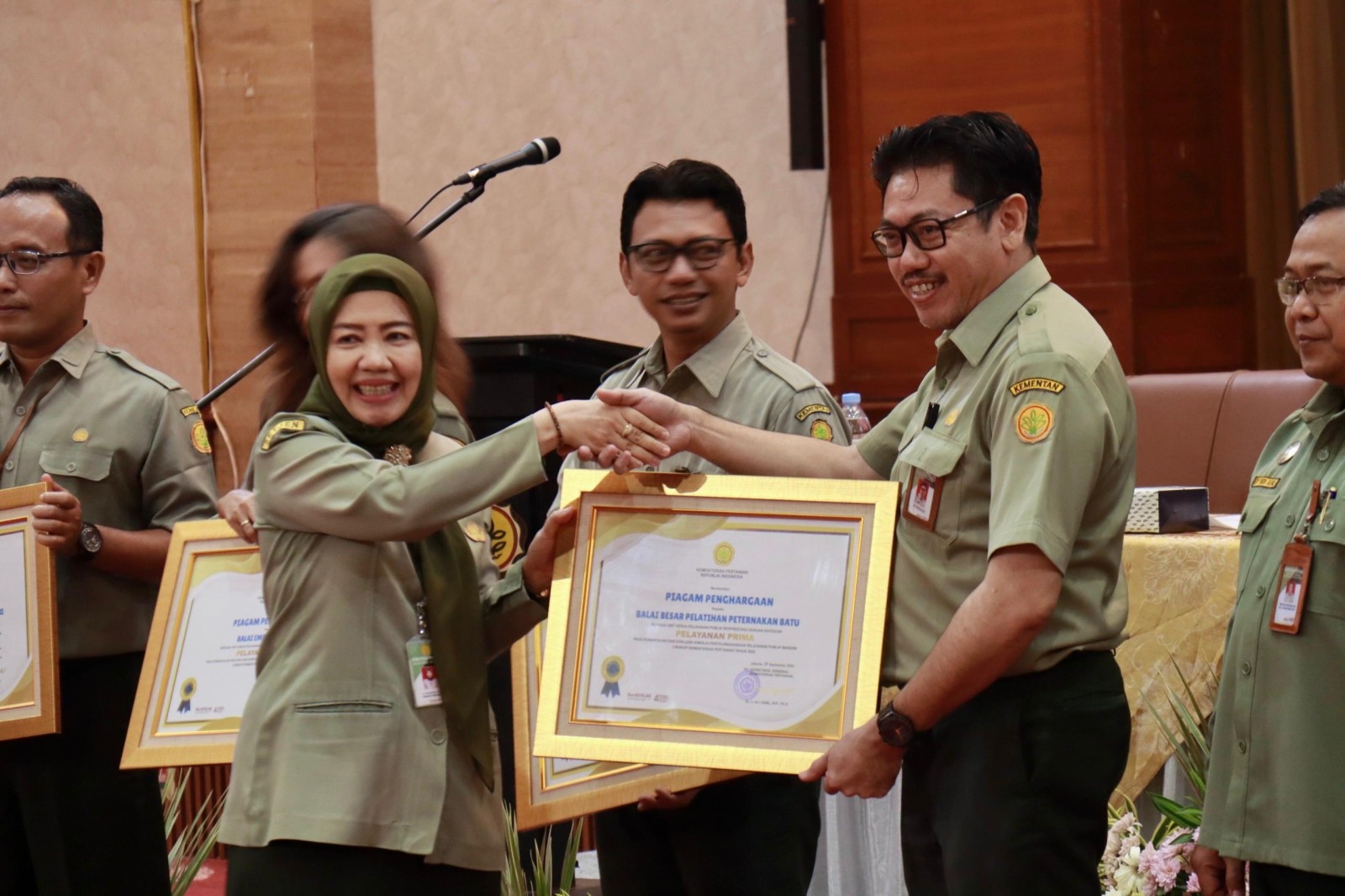 PENGHARGAAN PELAYANAN PRIMA 2