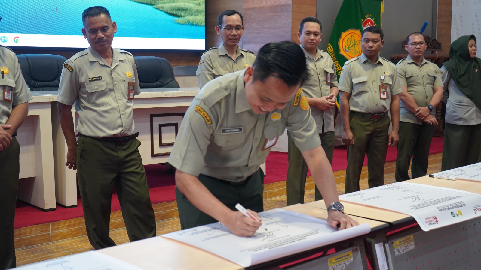 Penandatanganan Komitmen Bersama
